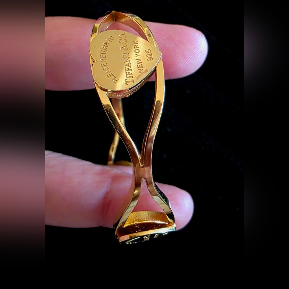 Gold Wave Pattern Bangle - Picture 4 of 6